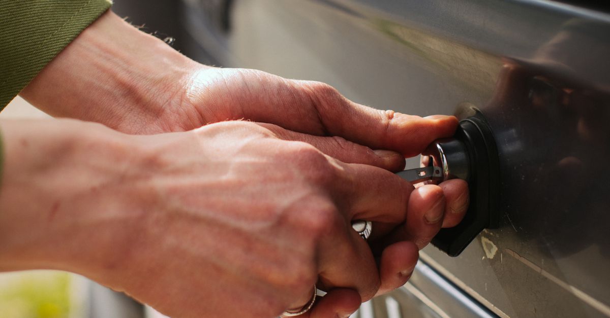 Emergency Locksmith Checklist: What to Do Before You Call — Commack Locksmith