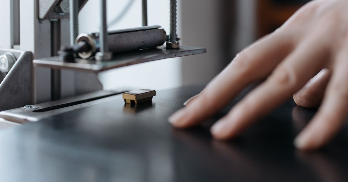 car key cutting machine — Commack Locksmith