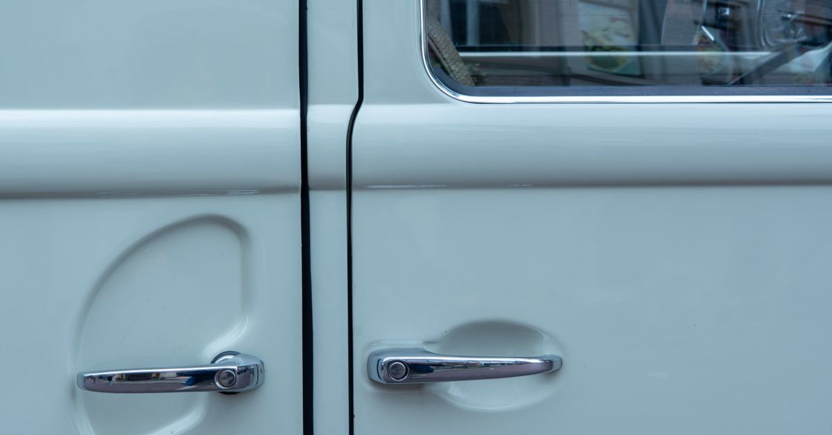 Roadside Car Lockout Service: What Happens After You Call — Commack Locksmith